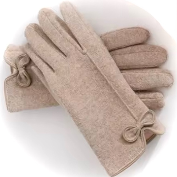 Luxury Cashmere Merino Wool Gloves Classic Beige Driving Winter mittens with bow